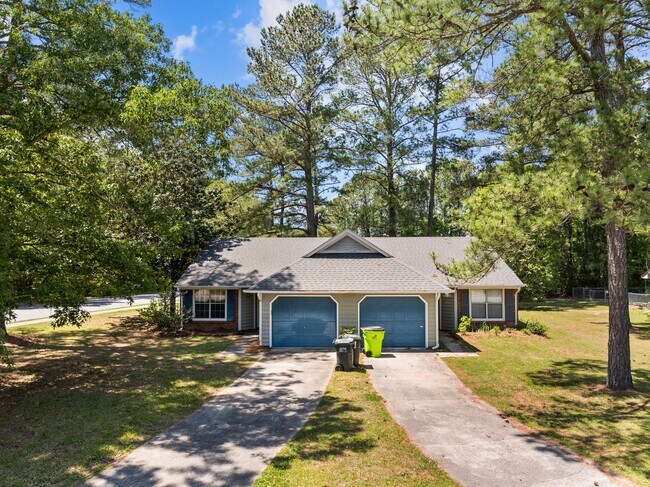 Building Photo - 1501 Fairfax Ln