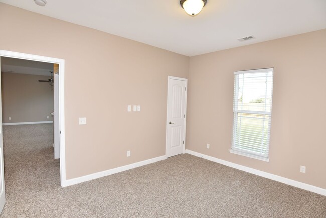 Building Photo - 179 Byron Dr