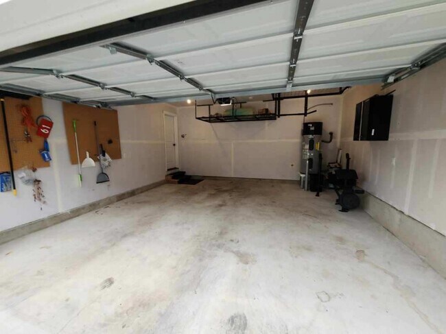 Building Photo - 61 E Ellinor Peak Pl