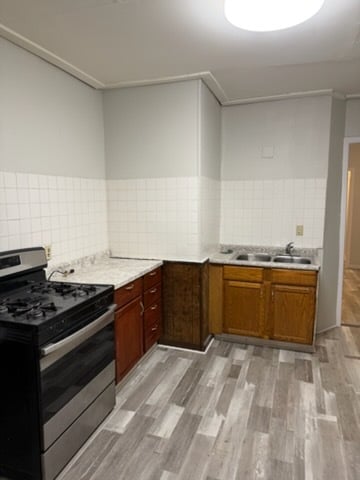 Building Photo - 1169 Reaney Ave