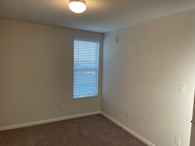 Building Photo - 588 Ferrule Dr