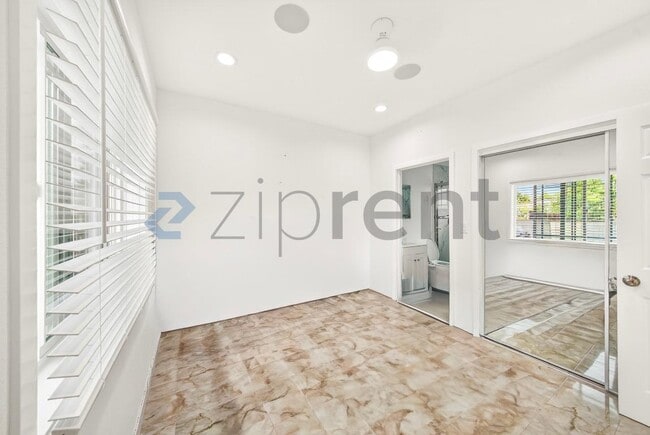 Building Photo - 17426 Elkwood St