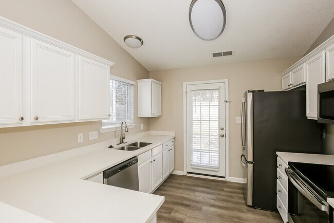 Building Photo - 4006 Salmon River Dr