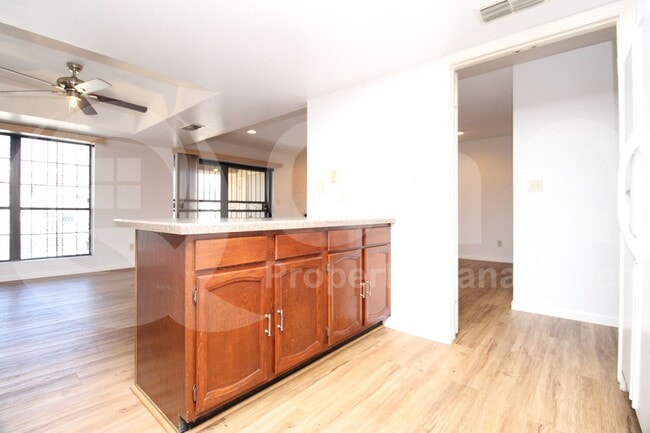 Building Photo - 8331 N 21st Dr