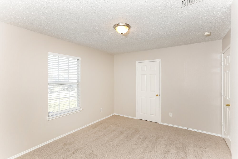 Building Photo - 176 Palm Dr