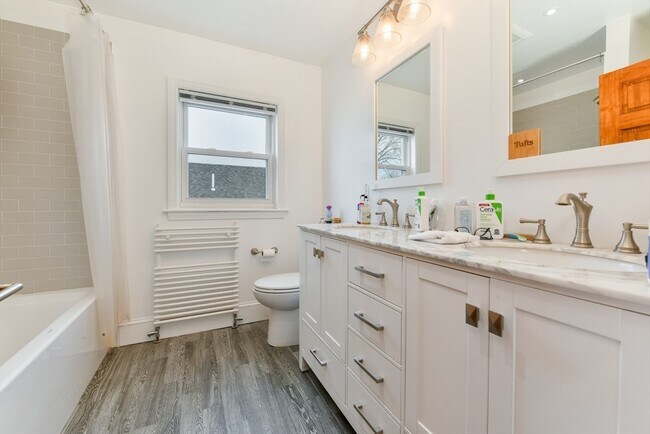 Building Photo - 33 Farragut Ave