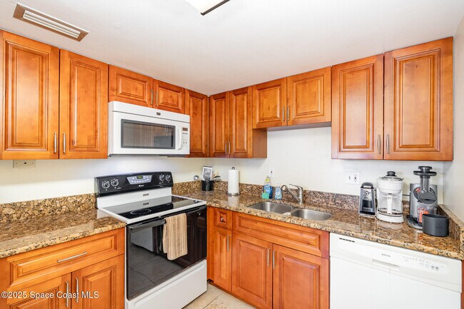 Building Photo - 4800 Ocean Beach Blvd