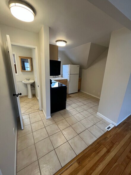 Building Photo - 4230 S 39th Ave