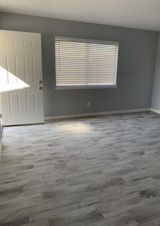 Building Photo - 308 N Second St