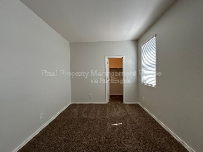 Building Photo - 9707 S 45th Ave