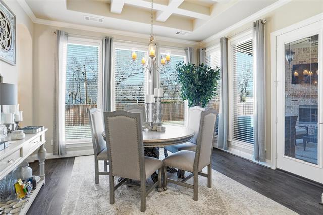 Building Photo - 5925 Terrace Oaks Ln