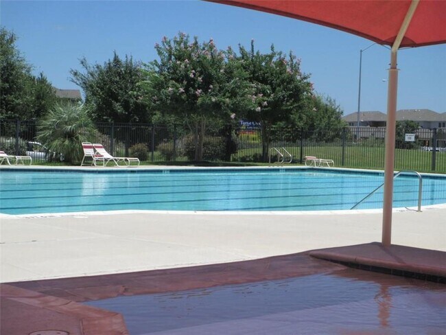 Building Photo - 1704 Willow Vista