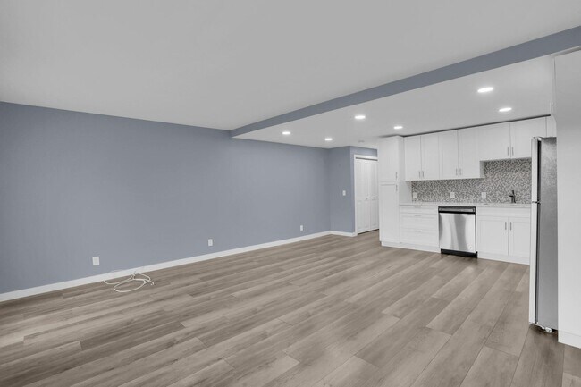 Building Photo - 104 Mansfield C