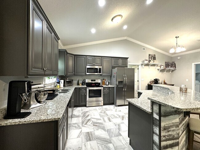 Building Photo - Beautiful north Crestview 4/Bed/2Bath Home