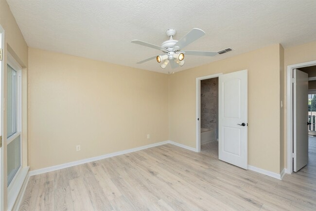 Building Photo - 13 Mariner Village Dr