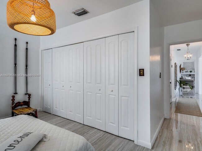 Building Photo - 6910 Rue Notre Dame