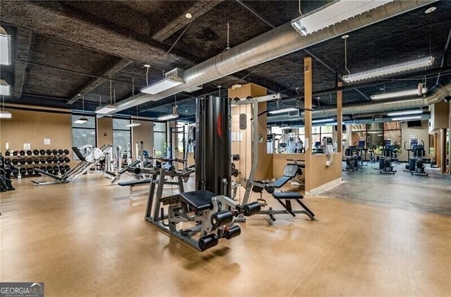 Building Photo - 400 17th St NW