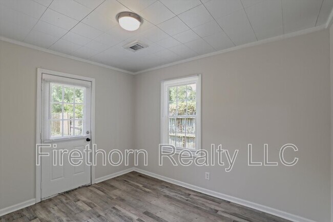 Building Photo - 2528 Luz Dr