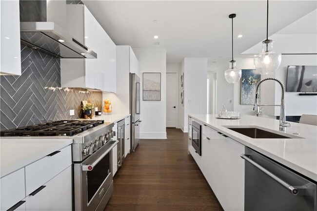 Building Photo - 788 West Marietta St NW