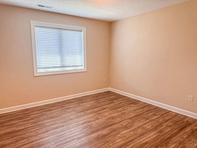 Building Photo - 1627 Gunston Dr