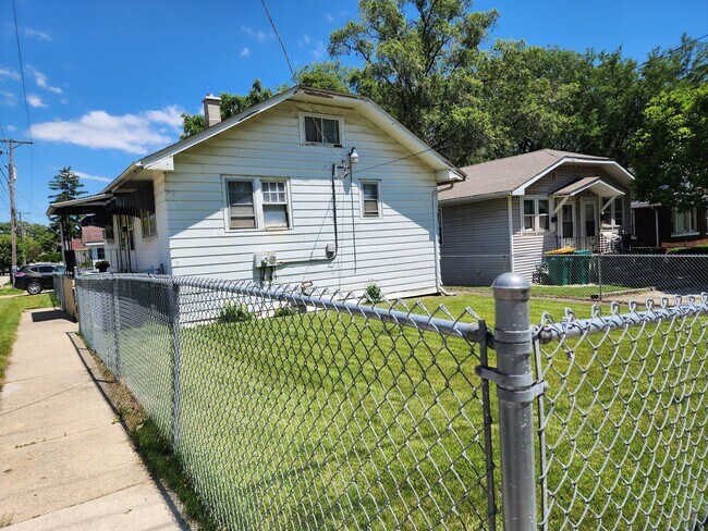 Building Photo - 142 Arizona Ave