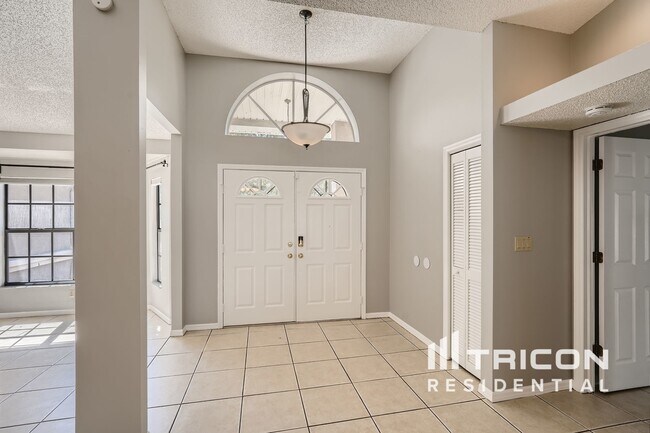 Building Photo - 11327 Rainbow Woods Loop