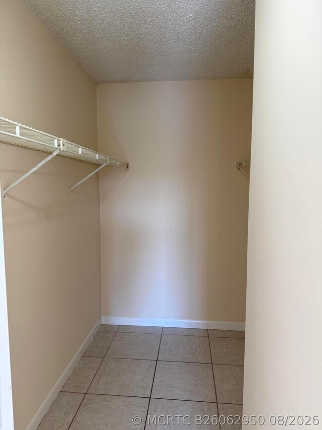 Building Photo - 1110 Green Pine Blvd