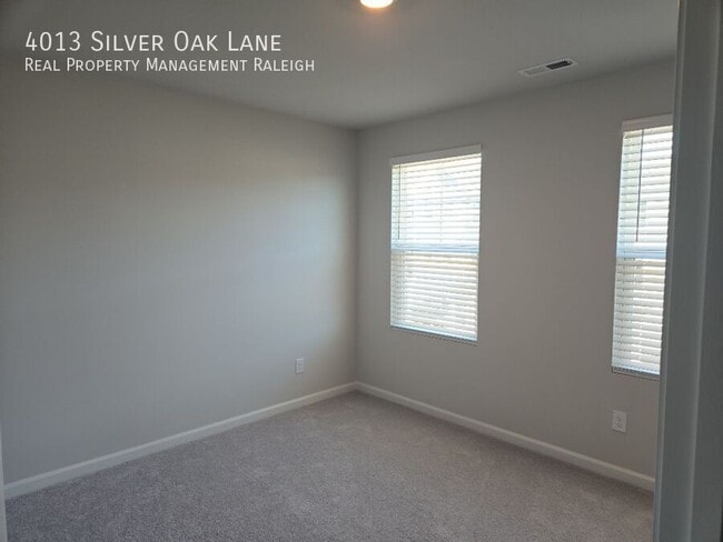 Building Photo - 4013 Silver Oak Ln