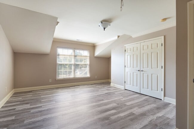 Building Photo - 4316 Summercrest Blvd