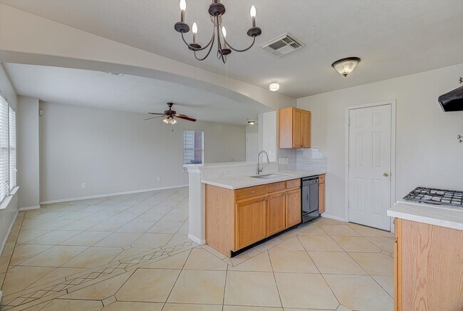 Building Photo - 13983 Maximos Dr