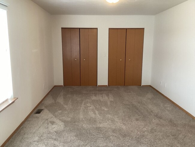Building Photo - 1102 S Aspen Pl