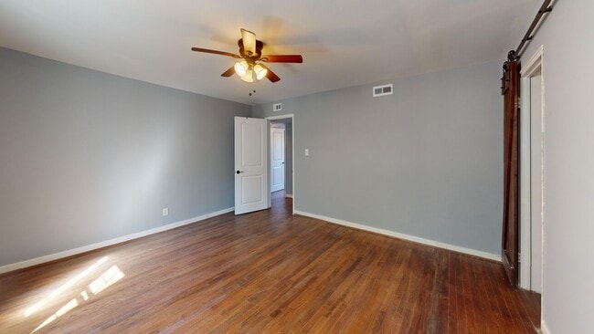 Building Photo - Newly Updated Silver Spring Three Bedroom for Rent! Brand New HVAC System, Stainless Steel Applia...