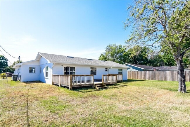 Building Photo - 2112 Sylvester Ct