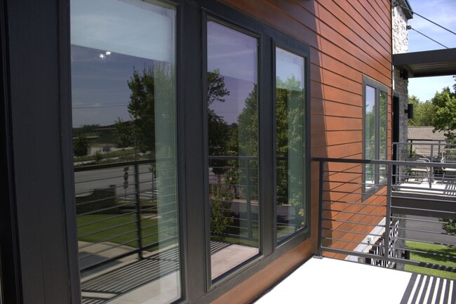 Building Photo - Modern 1-Bedroom Oasis in Bentonville with...