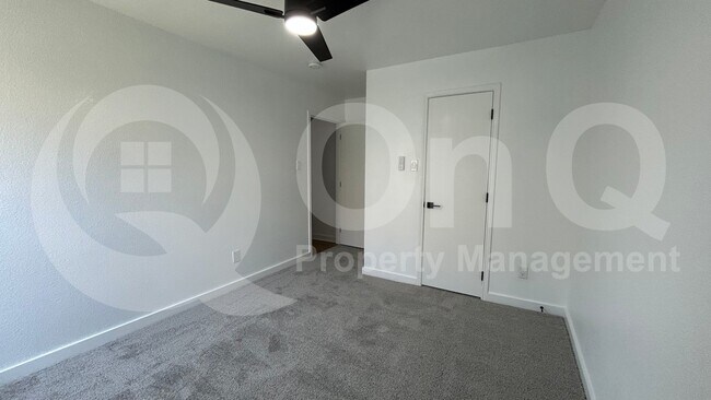 Building Photo - 1028 Aviary Dr