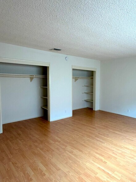 Building Photo - 707 N Genesee Ave
