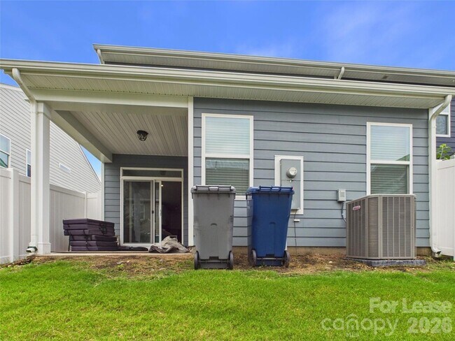 Building Photo - 3944 Fadden St