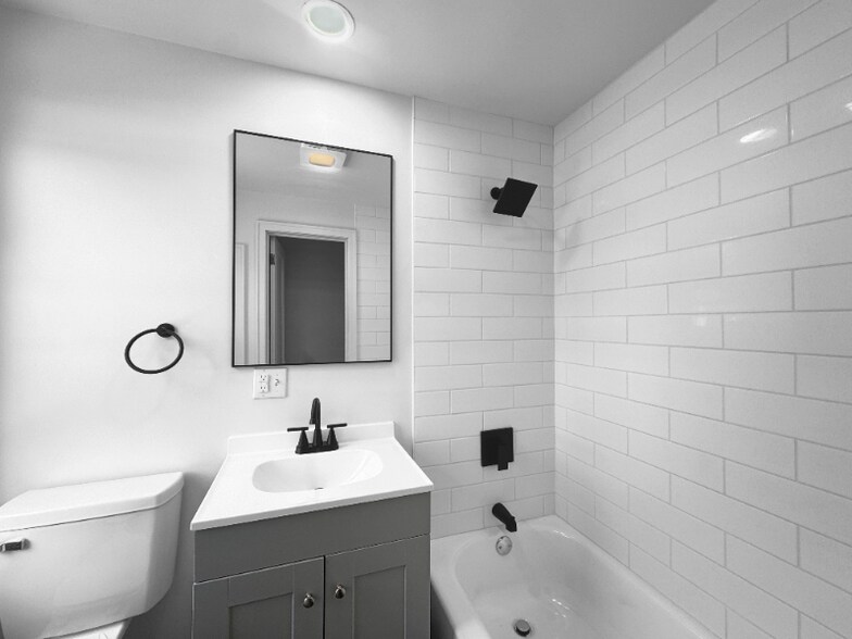 Building Photo - 1046-1064 Shoemaker St