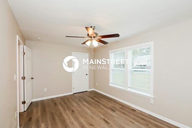 Building Photo - 3 Bedroom Pet-Friendly Home in MONROE, NC with Main Street Renewal