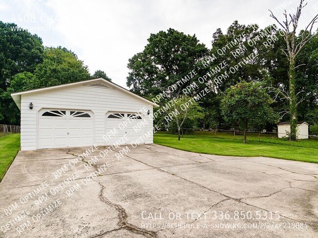 Building Photo - 4408 Chateau Dr