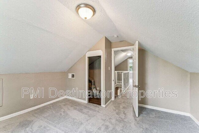 Building Photo - 4041 Ruby Ave