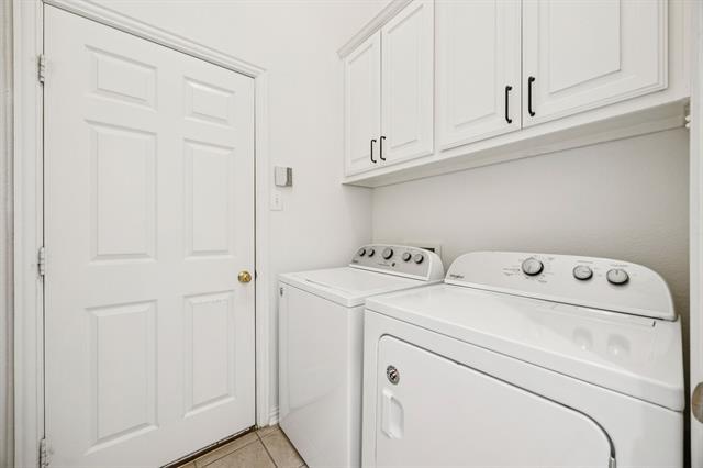 Building Photo - 1273 Tioga Dr