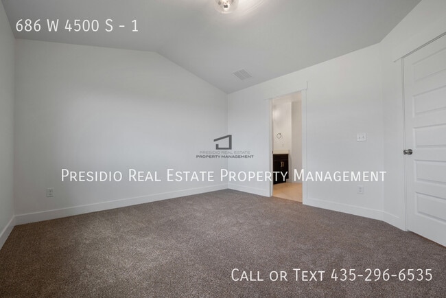 Building Photo - 686 S 4500 S