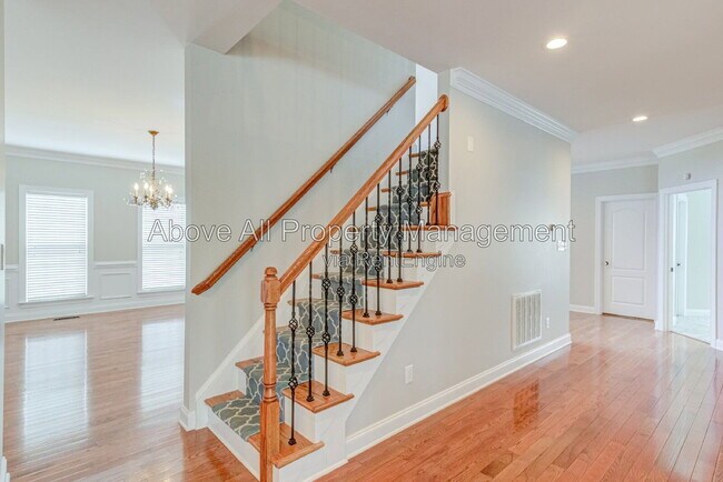 Building Photo - 2041 Jadewood Dr