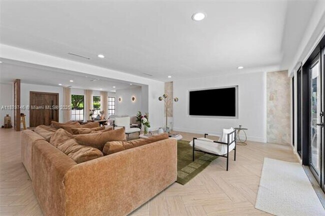 Building Photo - 15202 SW 80th Ave