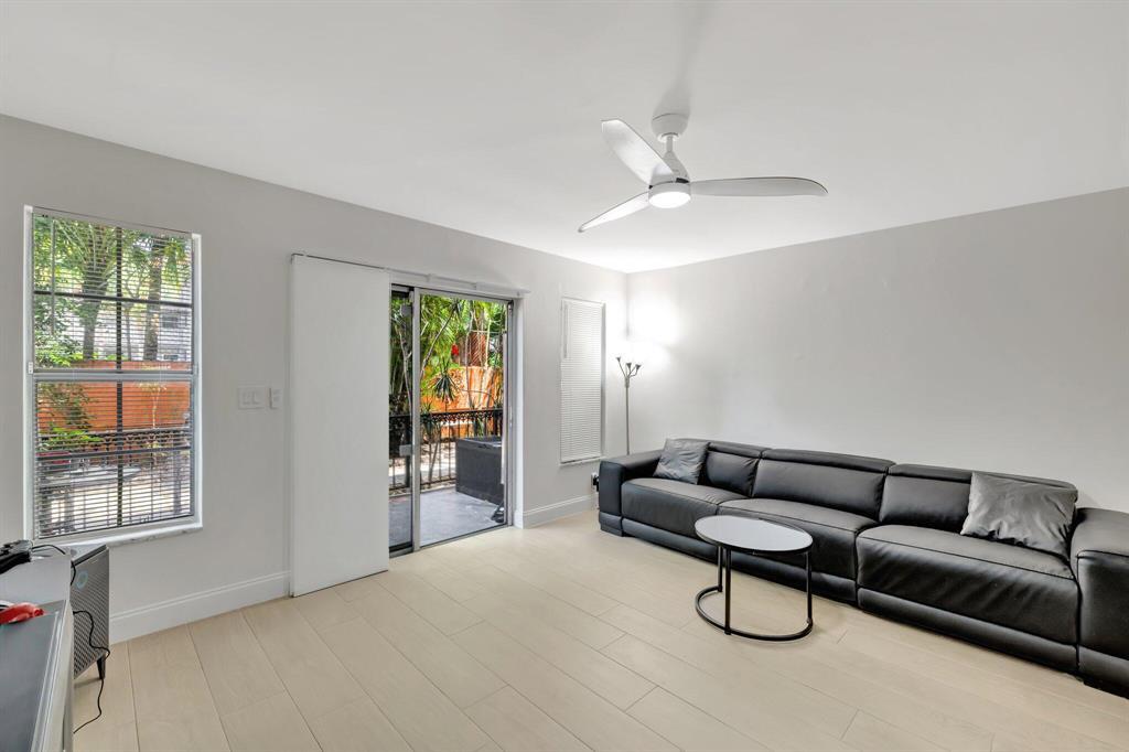 Building Photo - 640 Tennis Club Dr