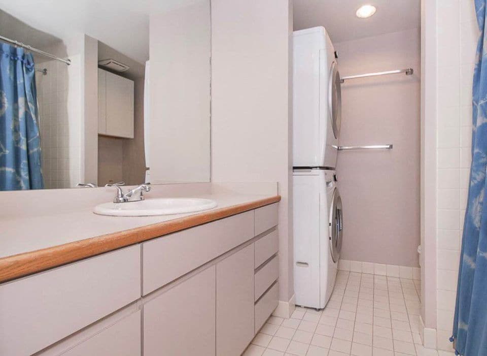 Bathroom with in-unit laundry - 2043 Random Rd