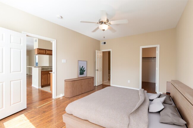 Building Photo - 1881 Bering Dr