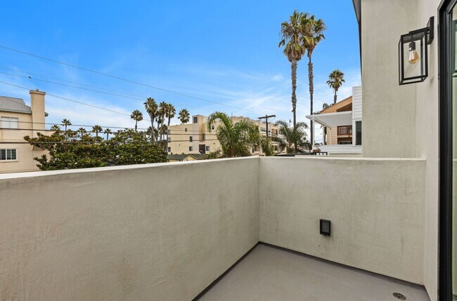 Building Photo - Long Term, Unfurnished Rental in Imperial Beach