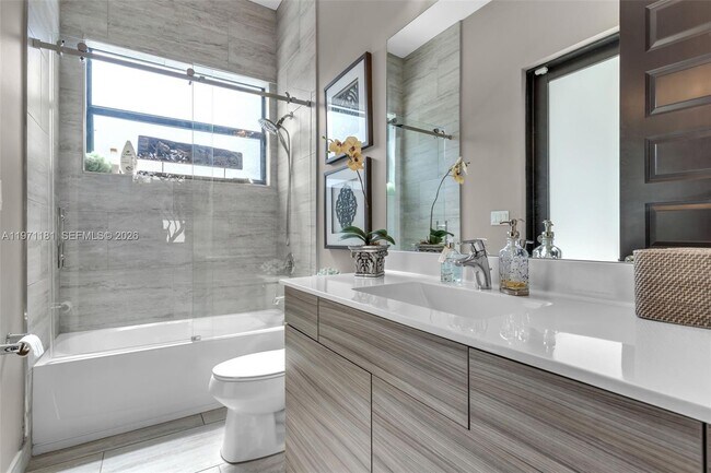 Building Photo - 16184 SW 136 Way